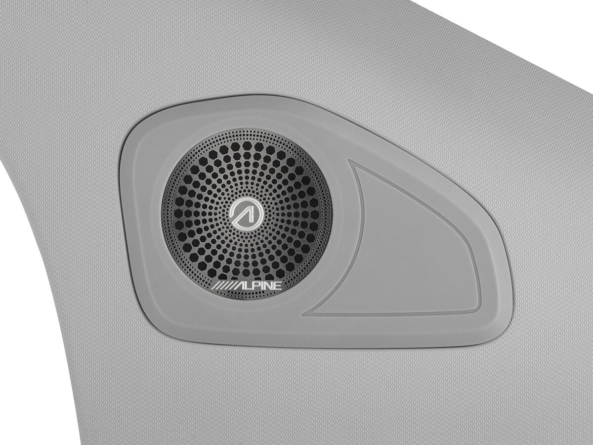 Difuzoarele Alpine SPC-106TRA7-2 pregătite pentru montaj în portieră
