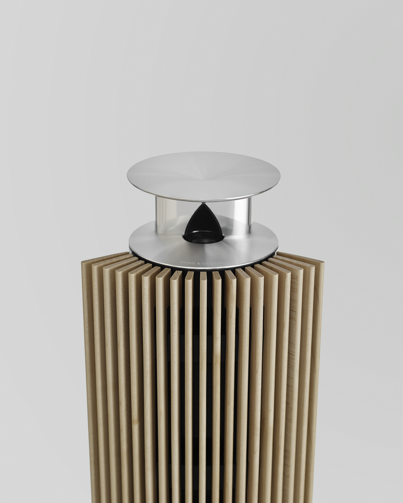 Bang & Olufsen Beolab 18 Boxe active - Pereche Silver Light Oak, imagine oficială 1.