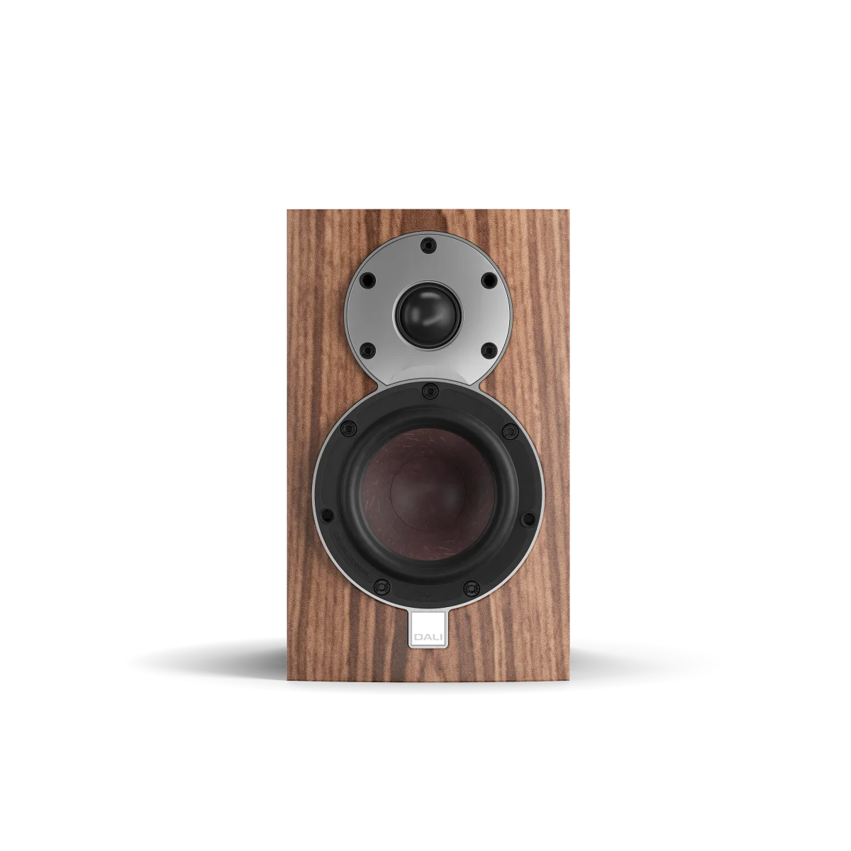 Boxa Dali MENUET, față, culoare nuc, vizibil tweeter și woofer. Ideală pentru sistem audio de calitate.