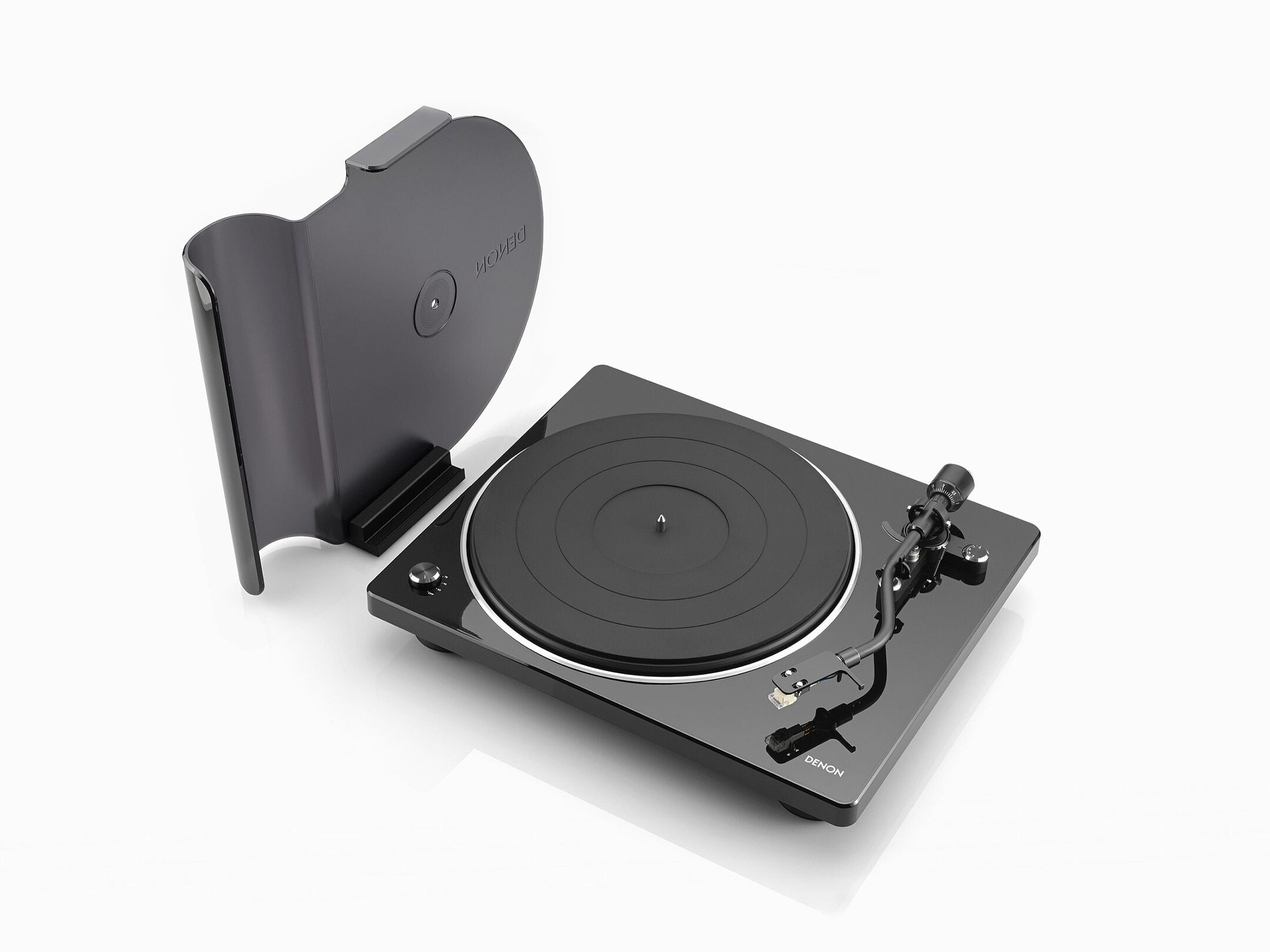 Denon DP-400 Pick-Up negru, vedere de sus-dreapta, capac deschis, braț și platan vizibile.