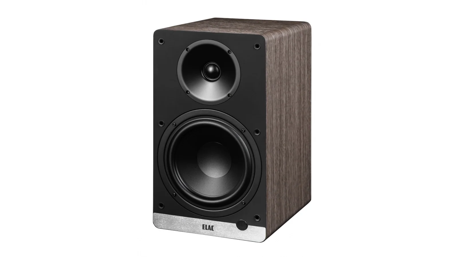 Boxă activă Elac Debut ConneX DCB61, vedere frontală laterală, finisaj Nussbaum, woofer și tweeter vizibili.