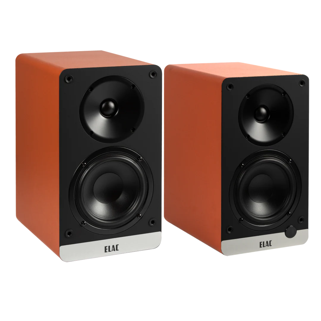 Boxe active Elac Debut ConneX DCB41 portocalii, vedere frontală, difuzoare vizibile și logo ELAC.