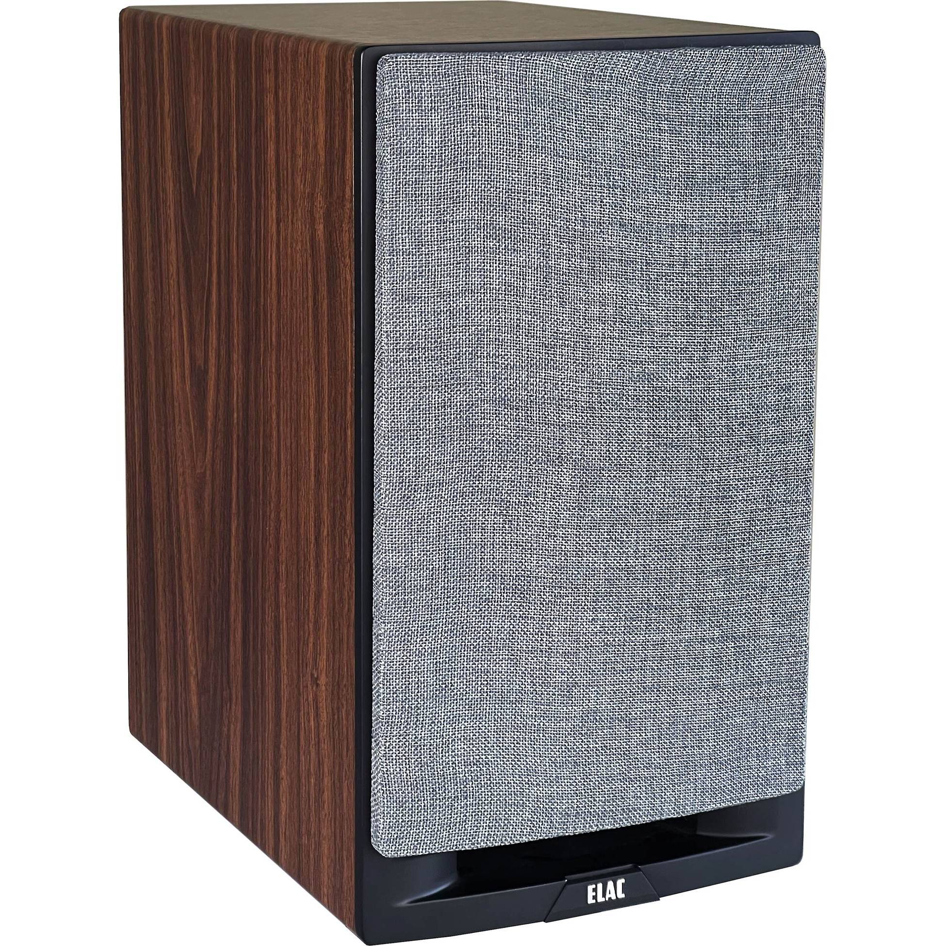 Boxă de raft Elac Uni-Fi Reference UBR62, vedere frontală laterală, finisaj Black/Wood, grilaj textil montat.
