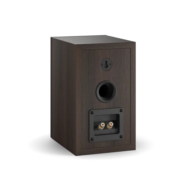 Spatele boxei Dali OBERON 1, culoare nuc închis, cu port bass reflex și conectori pentru cabluri audio.