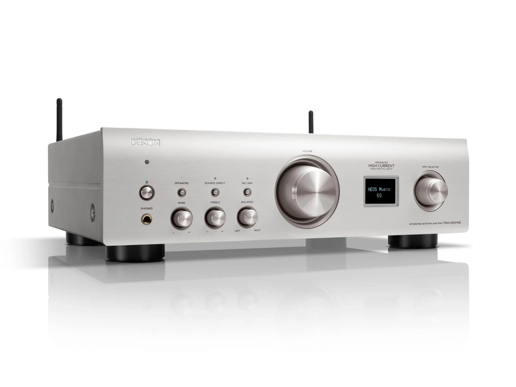 Amplificator Denon PMA-900HNE argintiu, vedere laterală, afișaj digital, butoane control volum și ton.