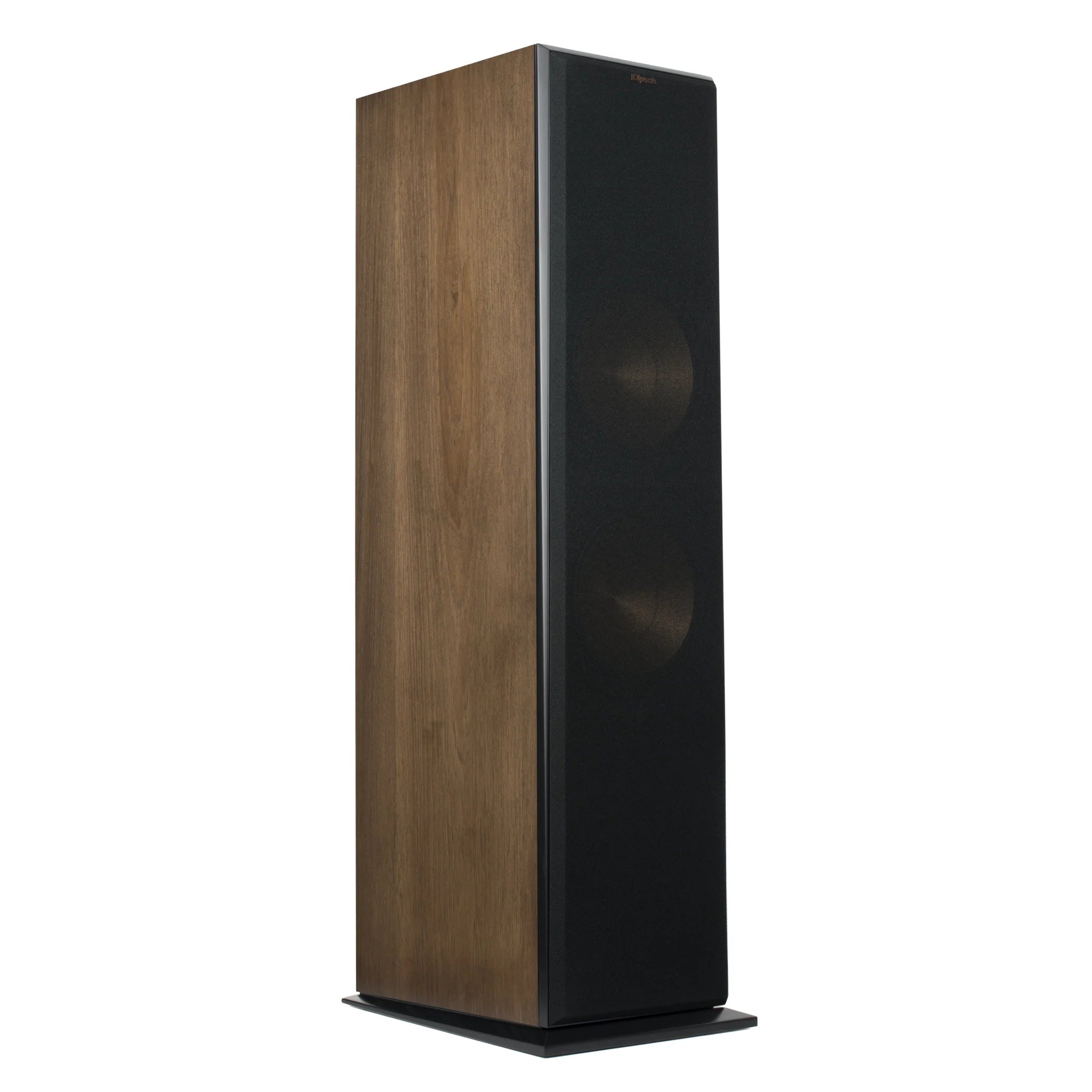 Boxă de podea Klipsch RF-7 III culoare nuc, vedere din unghi, grilaj frontal montat, 2 woofer-e vizibile.