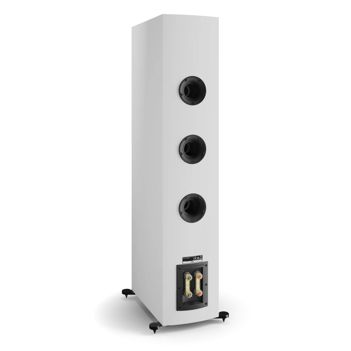 Spatele boxei Dali RUBIKORE 8 alb, cu trei porturi bass reflex și terminale pentru conectare audio.