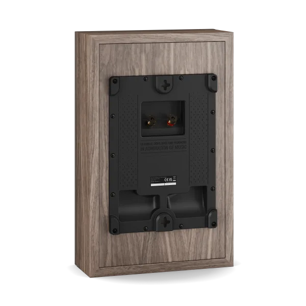 Vedere spate Dali Sonik ON-WALL Walnut: panou montaj perete, borne boxă roșu/negru, etichetă CE.