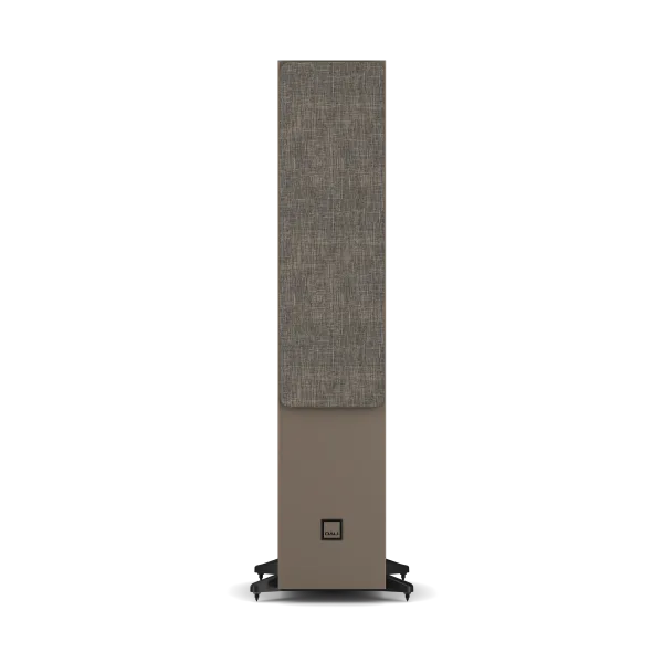 Boxă de podea Dali Sonik 7 culoare nuc, vedere frontală cu grilă textilă montată pentru protecția difuzoarelor.