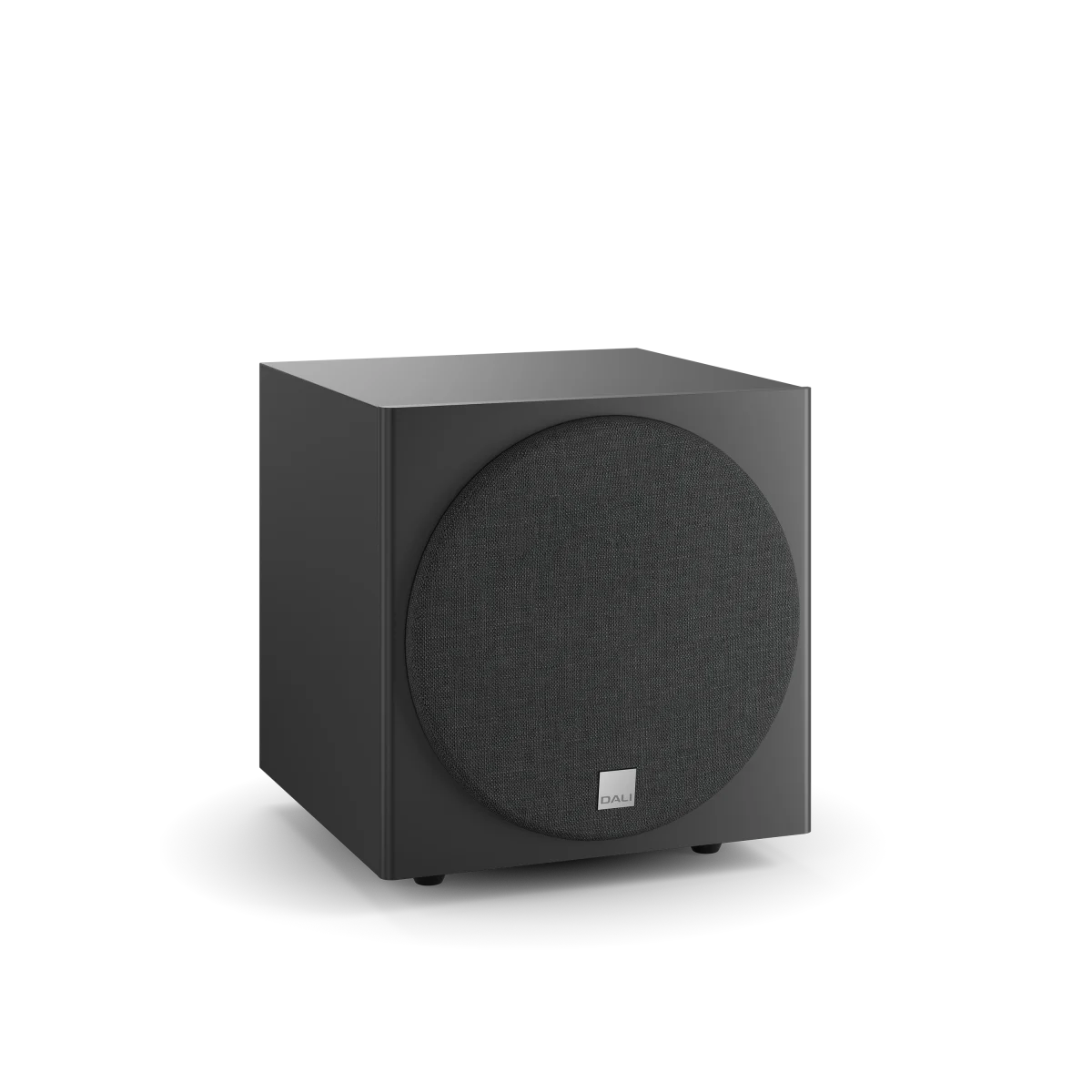 Subwoofer Dali SUB E-9 F, vedere frontală, culoare negru satin, grilaj textil vizibil, logo Dali.