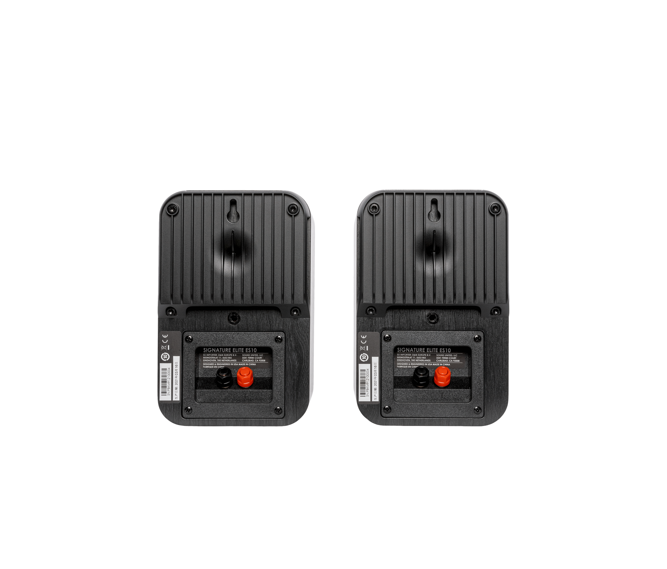 Spatele boxelor Polk Audio Signature Elite ES10 negre, cu conectori roșii și negri și suport de montare.