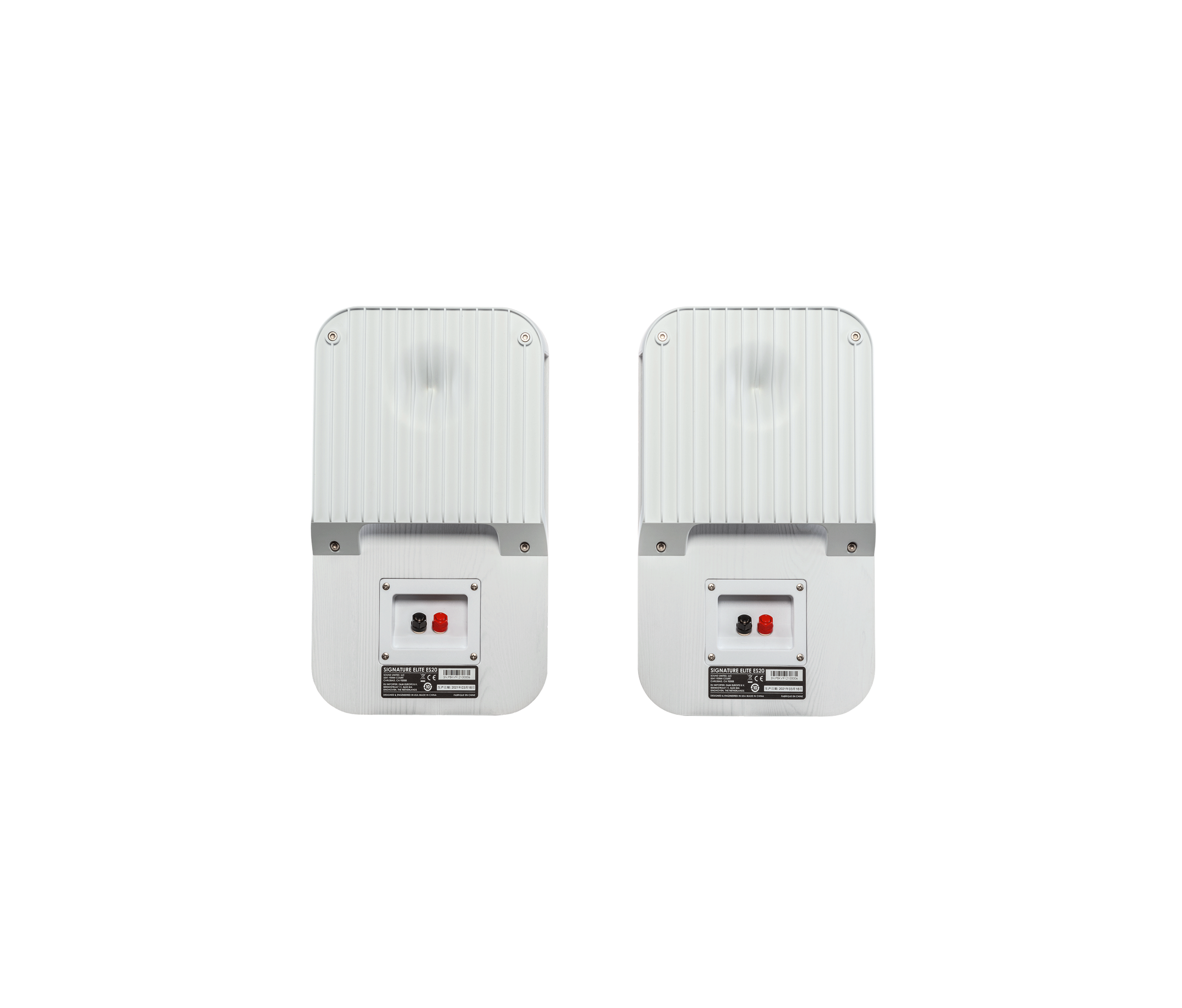 Spatele boxelor Polk Audio Signature Elite ES20, culoare albă, cu conectori pentru cabluri audio.