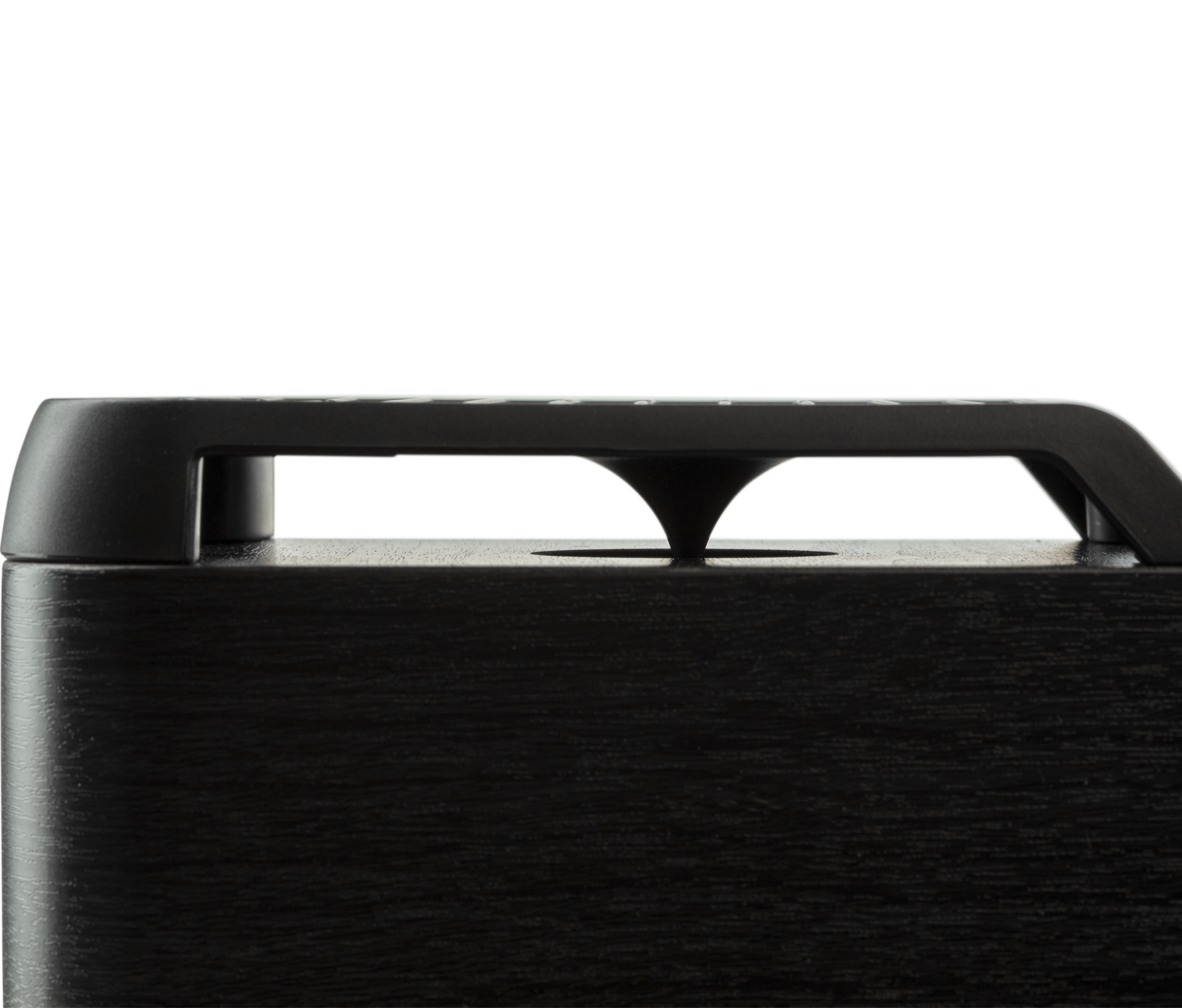 Close-up negru al boxei centru Polk Audio Signature Elite ES35, detaliu pe partea superioară și finisaj.