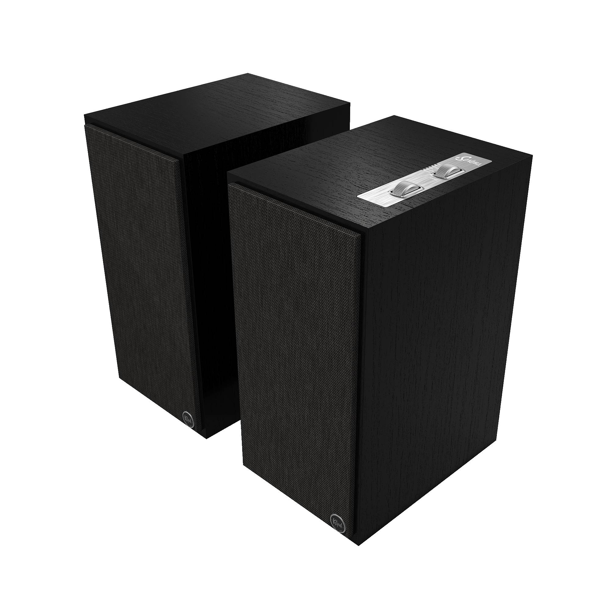 Boxe active Klipsch The Sevens negre, vedere unghiulară frontală cu grile montate și panou de control vizibil.