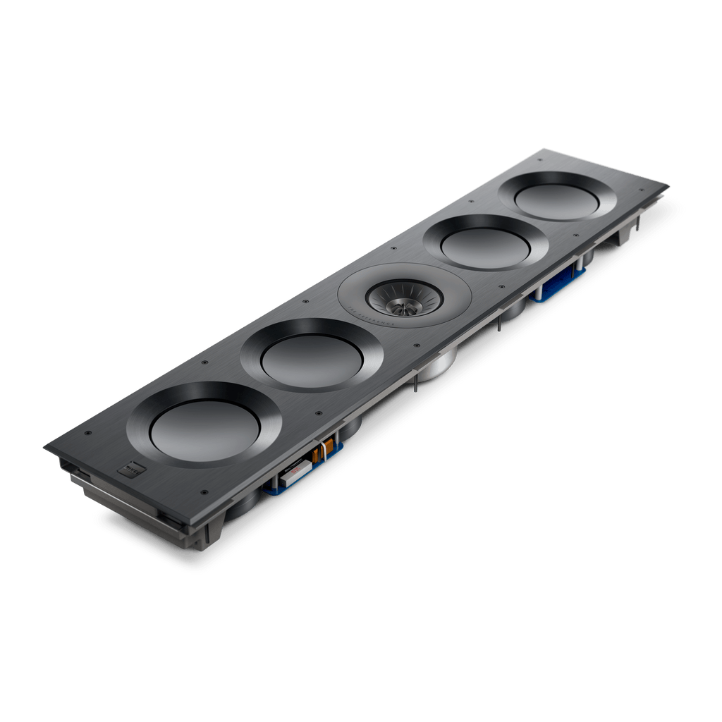 KEF Ci5160REFM-THX montată în perete într-o sală de cinema privat