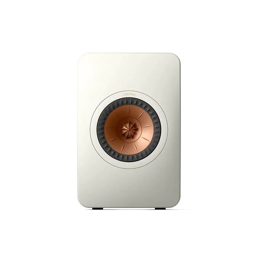 Boxă KEF LS50 Meta albă, vedere frontală, difuzor Uni-Q central cu con de cupru vizibil.