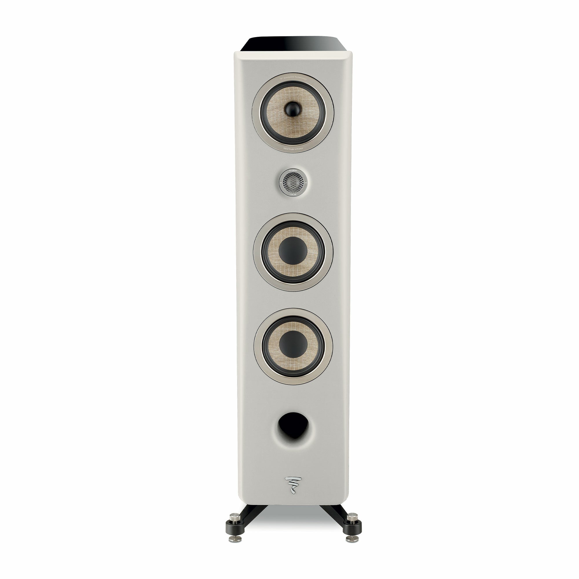 Focal Kanta N2 Boxe de podea, vedere frontală, culoare ivory mat. Prezintă trei difuzoare și un port bass reflex.
