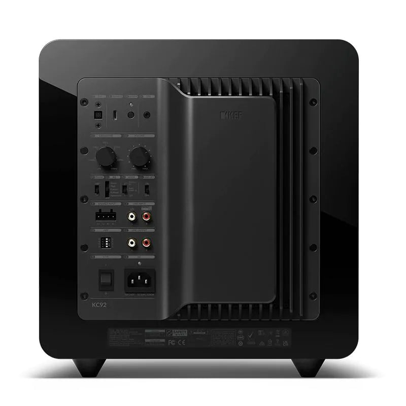 Spate subwoofer KEF KC92 negru, panou de control cu butoane, porturi RCA, comutatoare și alimentare.