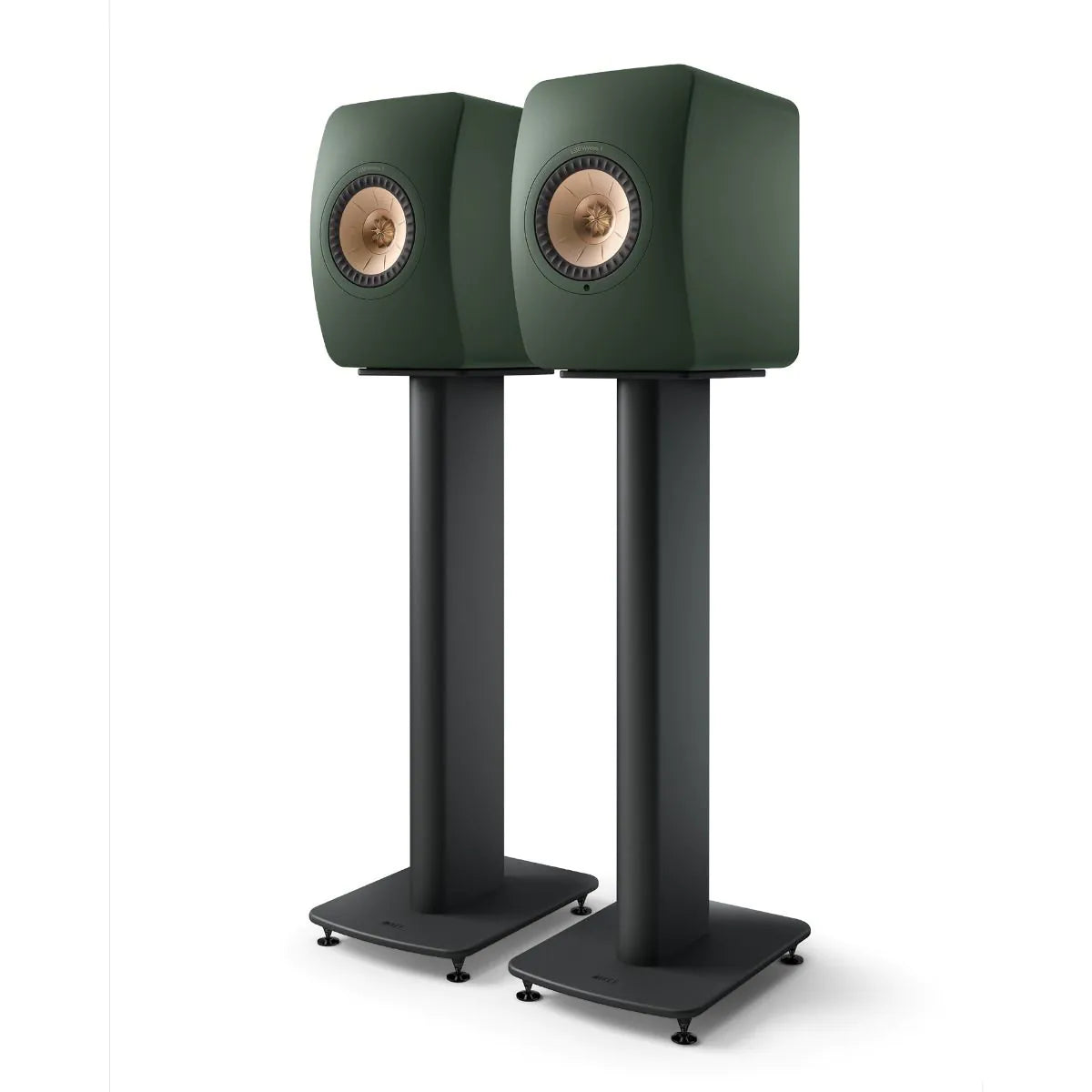 Boxe active KEF LS50 Wireless culoare Moss Green, vedere frontală pe suport, difuzoare Uni-Q vizibile.