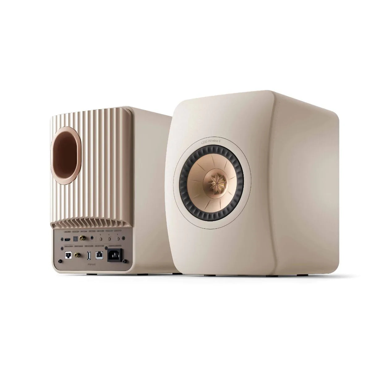 Boxe active KEF LS50 Wireless II culoare Sand, vedere față și spate cu porturi HDMI, optic, rețea.