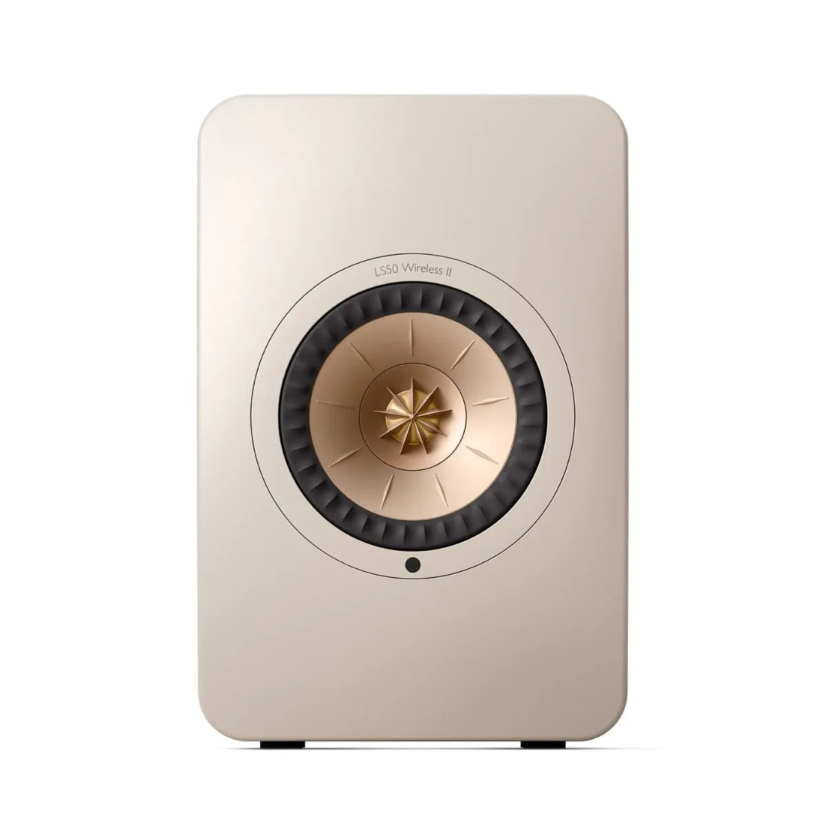 Boxă activă KEF LS50 Wireless II, vedere frontală, culoare Sand, difuzor Uni-Q central vizibil.