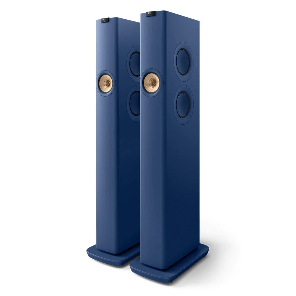 Boxe active KEF LS60 albastre, vedere din față și lateral, cu difuzoare Uni-Q și radiatoare pasive vizibile.