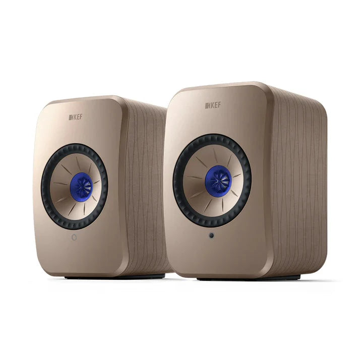 Boxe active KEF LSX II culoare Stone, vedere frontală ușor laterală, difuzoare Uni-Q vizibile.
