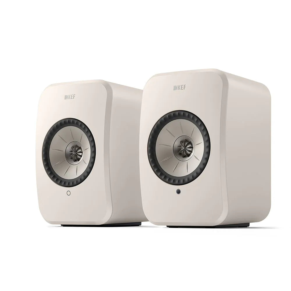 Boxe active KEF LSX II LT albe, vedere unghiulară față-stânga, difuzoare Uni-Q vizibile frontal.
