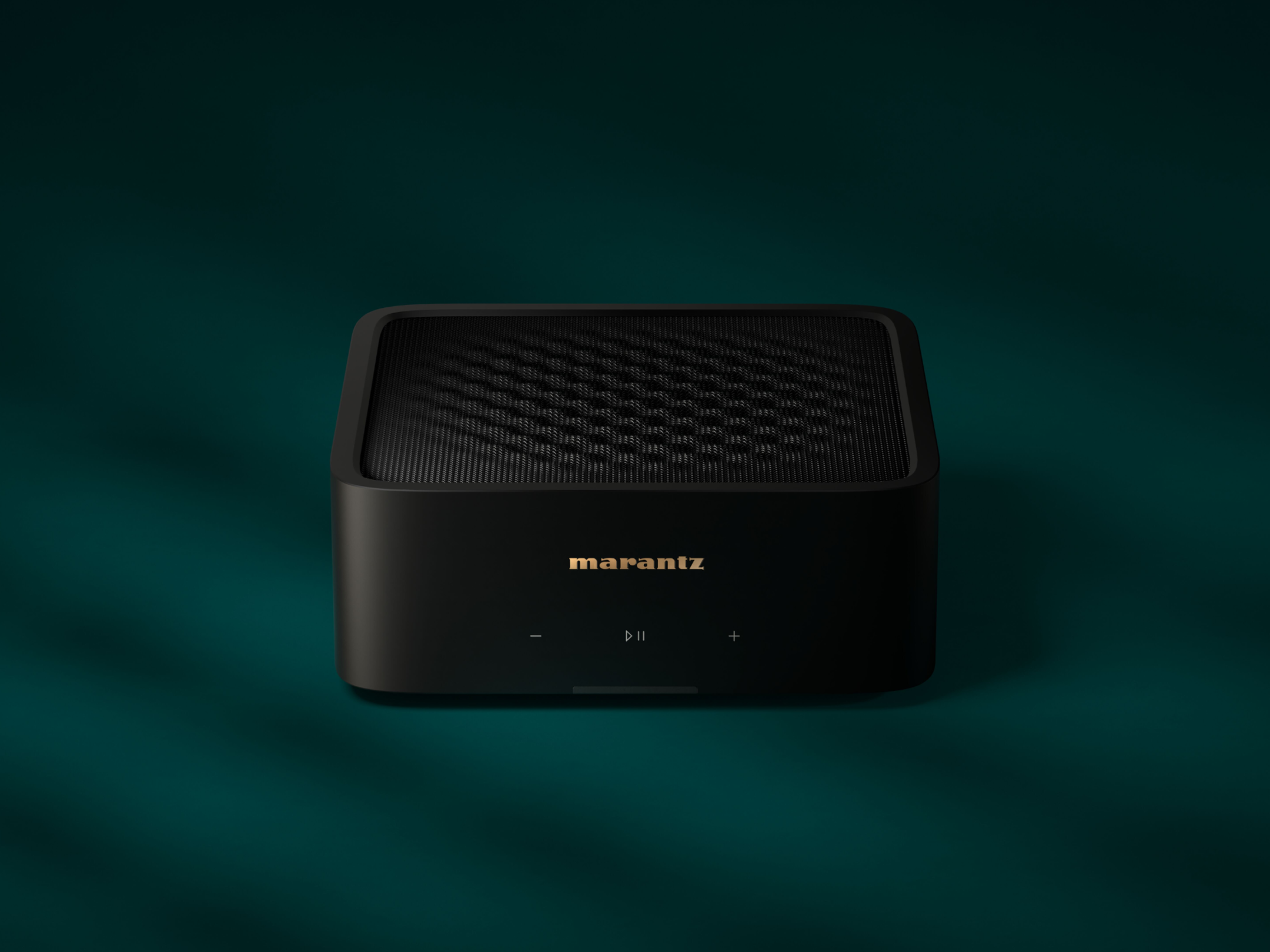 Amplificator Marantz Model M1, vedere frontală, negru, logo vizibil, butoane de control pe panoul frontal.
