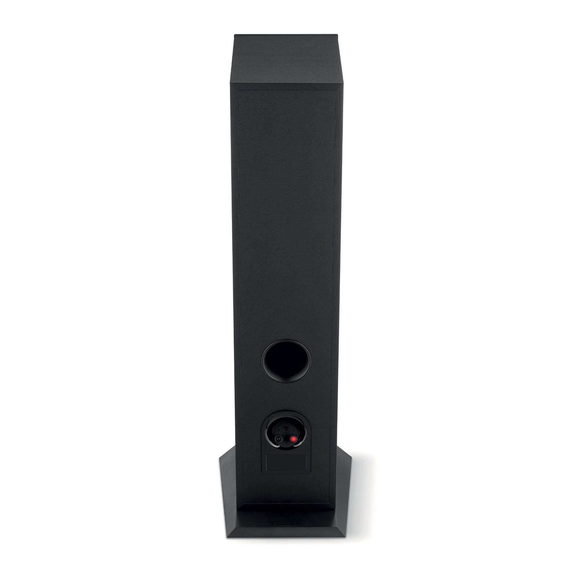 Spatele boxei Focal Theva N3, culoare neagră, arată portul bass reflex și conectorii pentru cabluri audio.