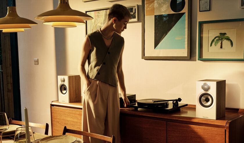 Boxe Bowers & Wilkins 600 Series S3 într-un living