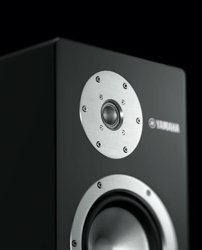Boxă Yamaha NS-3000, vedere din dreapta sus, culoare neagră, detalii tweeter și woofer vizibile.