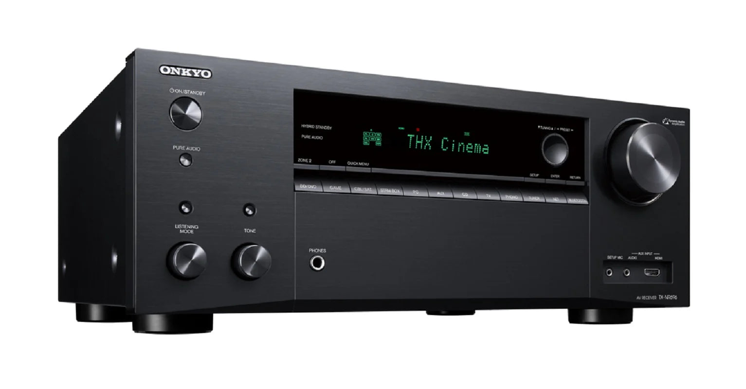Receiver AV Onkyo TX-NR696 negru, vedere frontală unghi dreapta, afișaj THX, butoane și intrări vizibile.