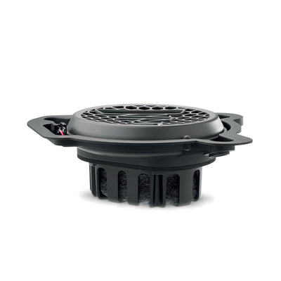 Conectorul Plug and Play al kitului Focal ISUB MBZ 2 pentru Mercedes-Benz