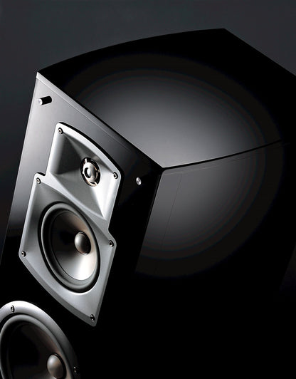 Yamaha NS-777 Boxe de podea, vedere de sus, negru, detalii tweeter și woofer evidențiate.