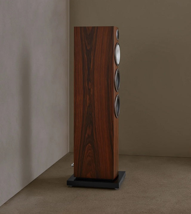 Bowers & Wilkins 704 S3 Boxe de podea - Pereche Mocha, imagine oficială.