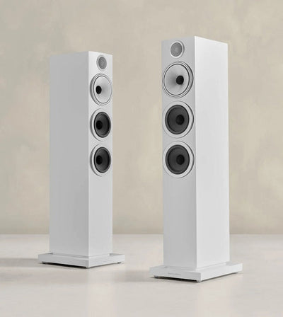 Bowers & Wilkins 704 S3 Boxe de podea - Pereche Satin White, imagine oficială.