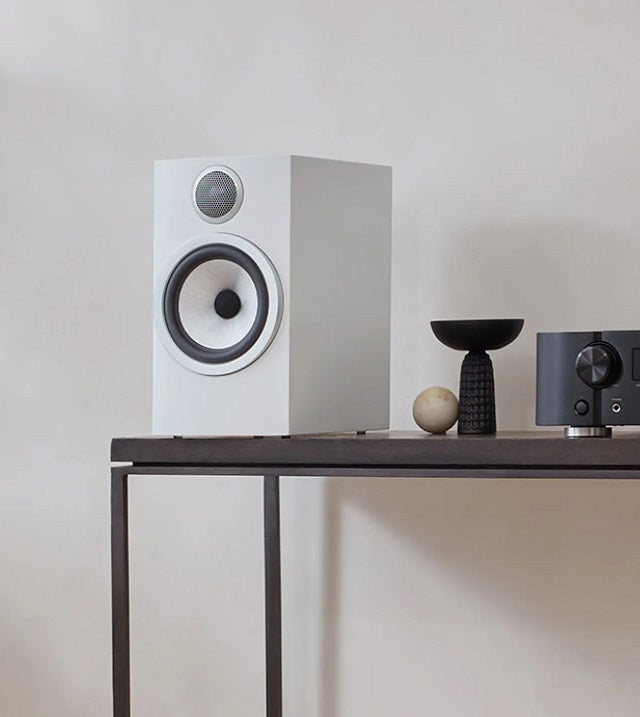Bowers & Wilkins 706 S3 Boxe de raft - Pereche Mocha, imagine oficială.