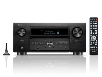 Receiver AV Denon AVC-A10H negru, vedere frontală. Afișaj Dolby Atmos, butoane de control și telecomandă.