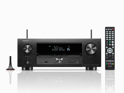 Receiver AV Denon AVC-X4800H negru, vedere frontală, afișaj activ, butoane de control și telecomandă.