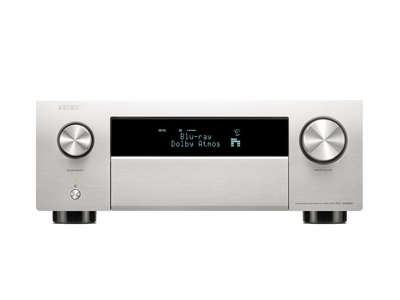 Receiver AV Denon AVC-X4800H argintiu, vedere frontală. Afișaj digital central, butoane volum și sursă.