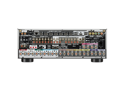 Spatele receptorului Denon AVC-X6800H, conexiuni multiple HDMI, audio digital și analog, porturi rețea.