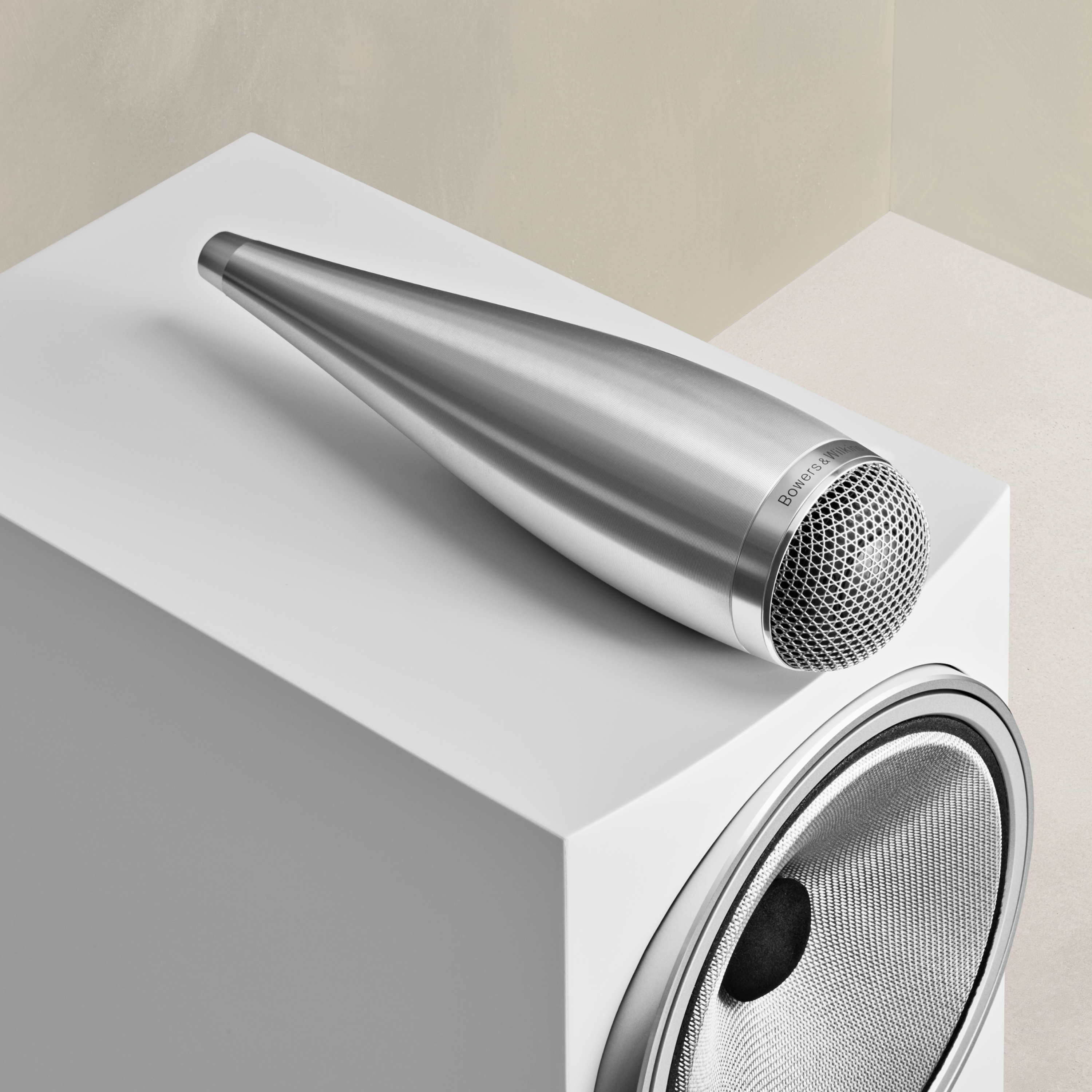 Bowers & Wilkins 702 S3 Boxe de podea - Pereche Satin White, imagine oficială 4.