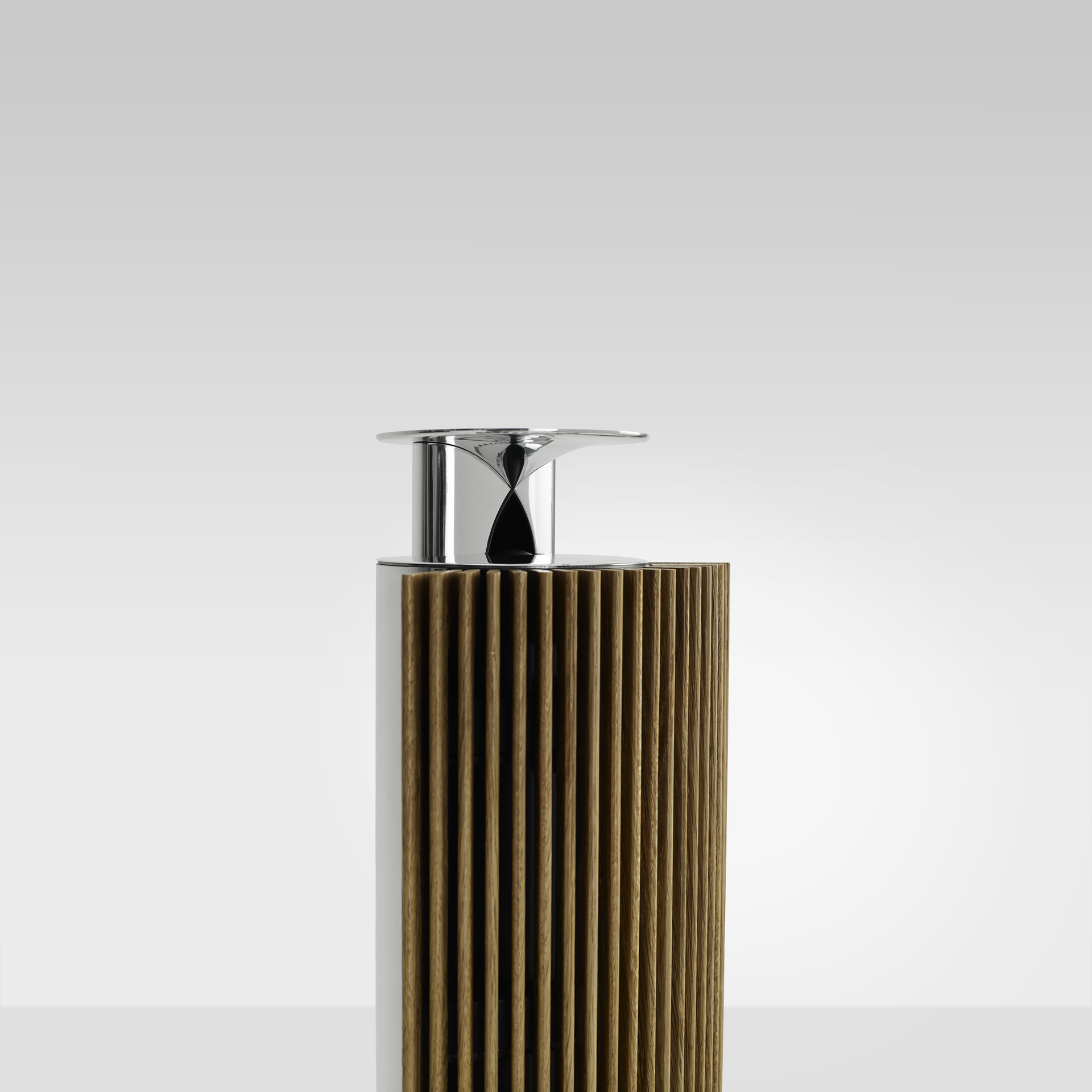 Bang & Olufsen Beolab 18 Boxe active - Pereche Silver Oak, imagine oficială 1.