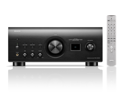 Amplificator Denon PMA-3000NE negru, vedere frontală, butoane de volum și control, afișaj CD, telecomandă.