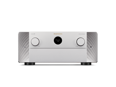 Receiver AV Marantz Cinema 30 argintiu, vedere frontală. Afișaj central, butoane mari pentru volum și input.