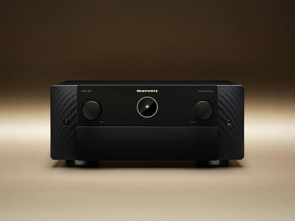 Receiver AV Marantz Cinema 40, vedere frontală, negru, butoane mari de volum și intrare vizibile.