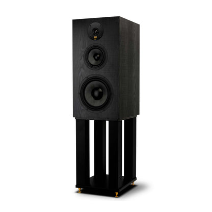 Boxă Wilson Classic Black Oak, vedere frontală pe suport negru, cu două difuzoare și un tweeter vizibile.