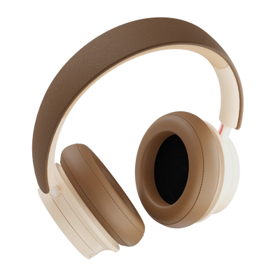Dali iO-8 Căști Bluetooth, vedere laterală, culoare Caramel White, cu bandă și pernițe maro deschis.