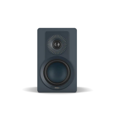 Boxă de raft Dali Kupid Chilly Blue, vedere frontală, difuzor bass și tweeter vizibile pentru home audio.